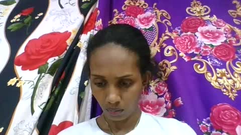 ninie246746 online show from August 15, 12:53 pm