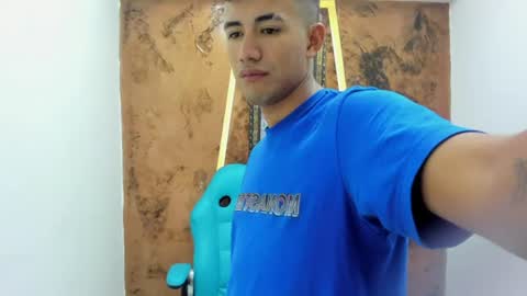 nio_klouds_ online show from August 7, 11:38 pm
