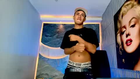 nio_klouds_ online show from August 11, 12:45 am