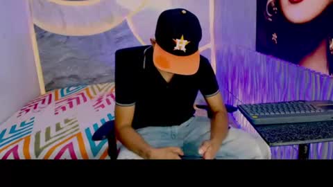 nio_klouds_ online show from August 13, 8:45 pm