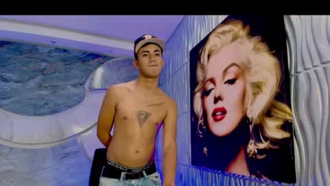 nio_klouds_ online show from August 14, 5:55 am