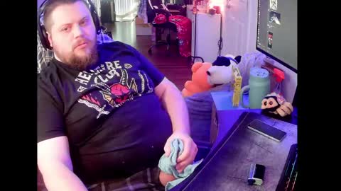 HungStepSon online show from May 31, 2:30 pm
