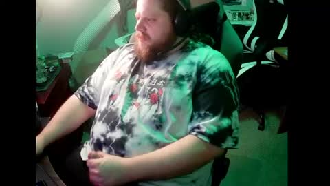HungStepSon online show from July 11, 1:28 pm
