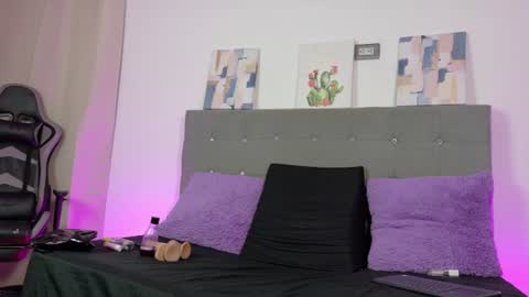 Nira Lux online show from August 16, 2:37 am