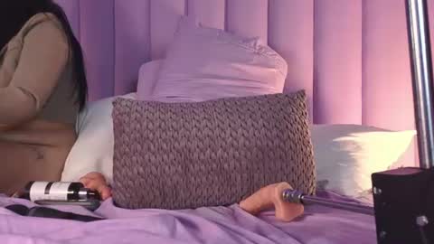 Nixie  online show from August 14, 3:43 am