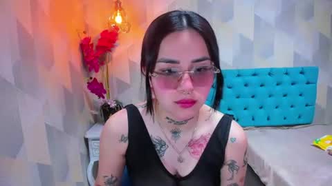 nixiexlove online show from August 12, 4:09 pm