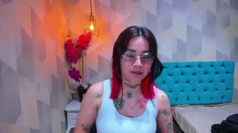 nixiexlove online show from August 12, 9:39 pm