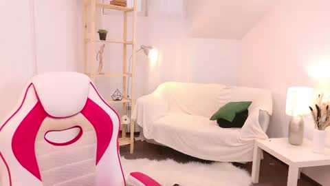 NOLINA online show from August 12, 2:47 am