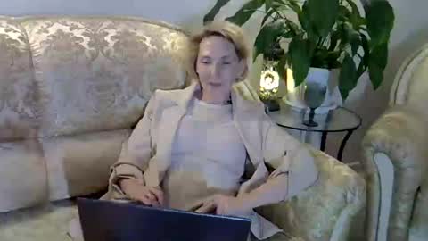 no_ordinary online show from August 12, 7:49 pm