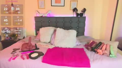 noa_001 online show from August 12, 1:24 pm