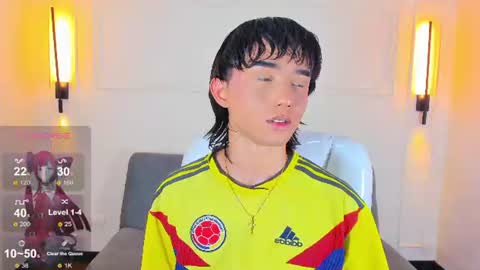 noa_03 online show from August 11, 9:17 pm