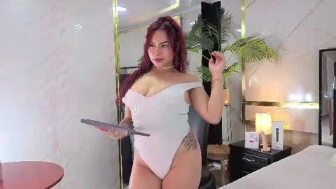 noa_jones1 online show from August 6, 4:00 am