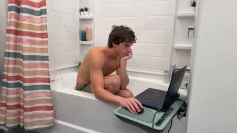 noah69nines online show from August 17, 3:44 am