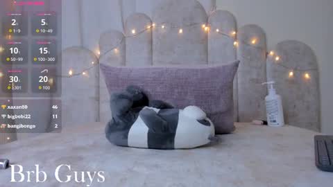noah__23 online show from August 8, 1:49 am