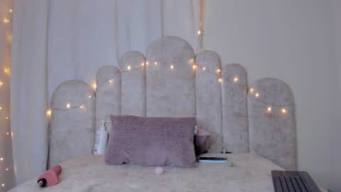 noah__23 online show from August 15, 6:50 am