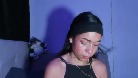 Zoe  online show from May 28, 11:51 pm