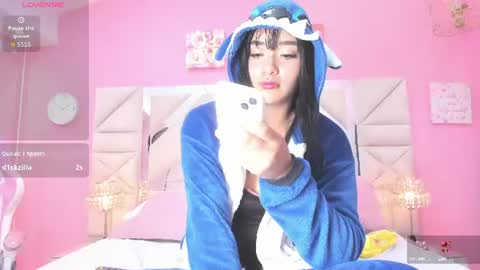 Zoe  online show from July 23, 7:38 pm