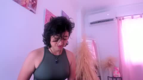 noah_henderson online show from August 8, 8:42 pm