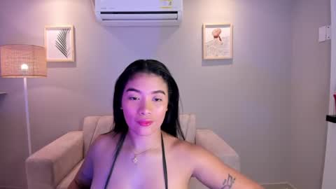 Noemy online show from August 5, 1:53 pm