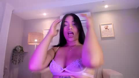 Noemy online show from August 13, 3:15 pm