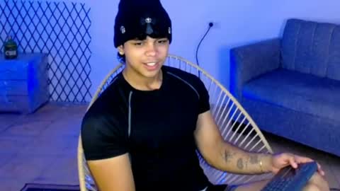 luis navas online show from August 16, 8:02 pm