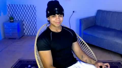 luis navas online show from August 16, 9:08 pm