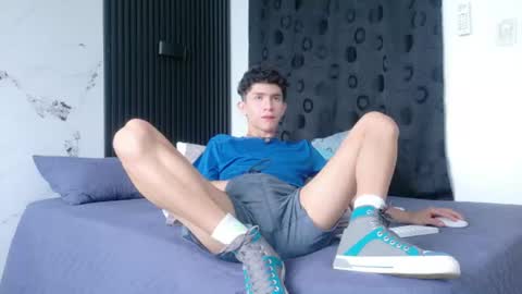 noah_tyler_ online show from July 12, 3:18 pm
