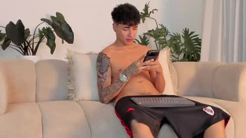 noahdaviss online show from July 23, 1:19 am