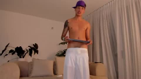 noahdaviss online show from July 26, 12:37 am