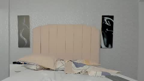 NoahThomson online show from June 16, 4:38 pm