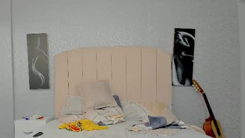 NoahThomson online show from June 17, 4:50 pm
