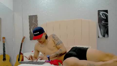 NoahThomson online show from June 23, 3:57 pm
