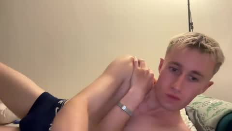noahvice03 online show from August 2, 9:00 pm