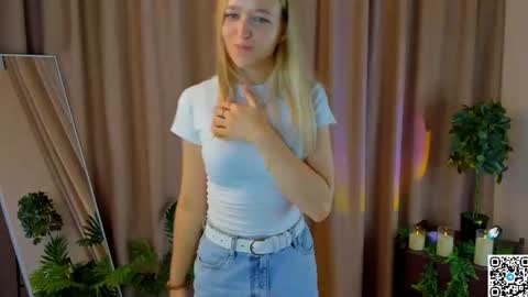 Aurora online show from August 12, 9:22 am