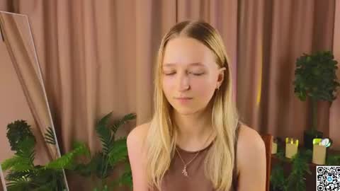 Aurora online show from August 14, 11:47 am