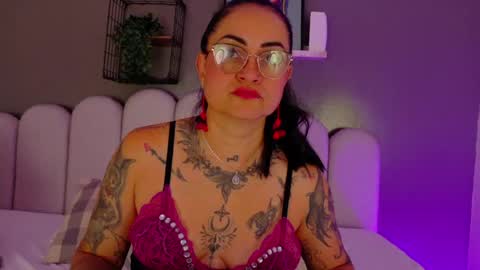 NOELIA online show from August 8, 1:33 pm