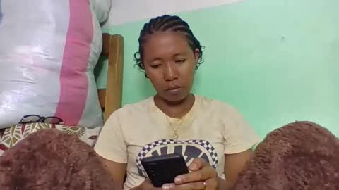noellah online show from May 30, 8:05 am