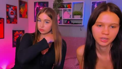 Noelle online show from August 11, 3:03 pm