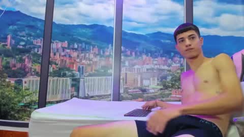 noelleellis online show from August 24, 3:30 pm