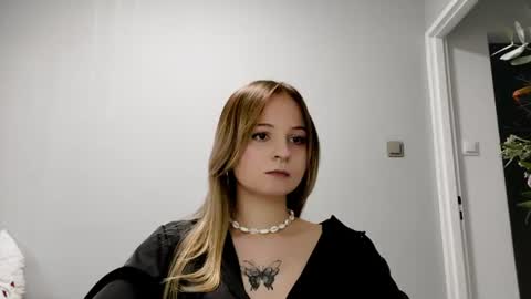 noemigrignon online show from August 13, 3:15 pm