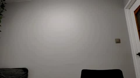 noemigrignon online show from August 14, 8:18 am
