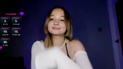 noemigrignon online show from August 15, 2:37 am