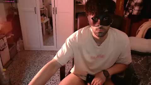 NoFaceMale online show from August 4, 9:45 pm