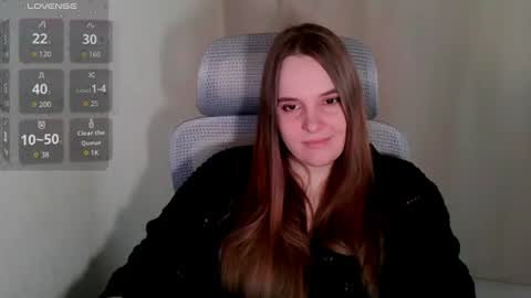noir_ember_ online show from July 21, 3:47 pm
