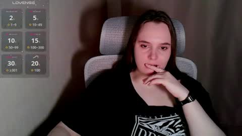 noir_ember_ online show from July 28, 6:58 pm