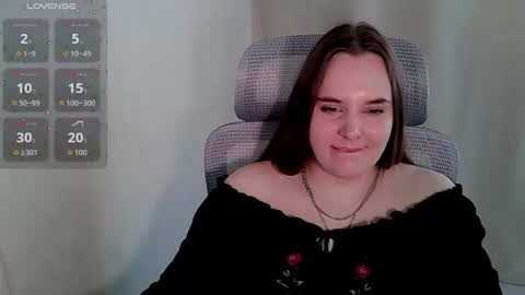 noir_ember_ online show from August 2, 1:29 pm