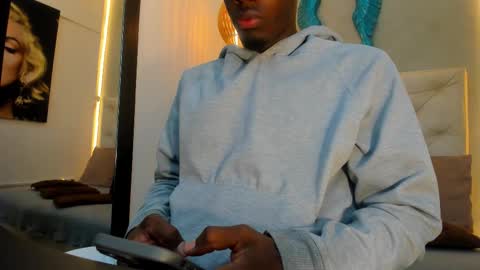 noir_king0 online show from February 20, 2:42 am