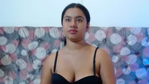 Noira Vale online show from August 13, 7:06 pm