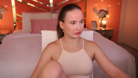 noirmilf online show from August 12, 8:44 pm