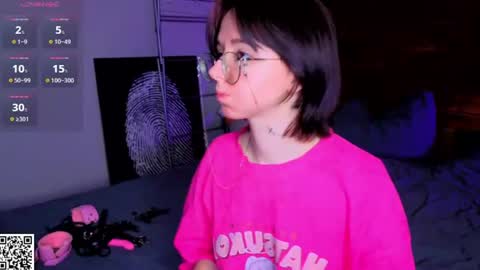 Nora Failure online show from August 4, 7:22 pm